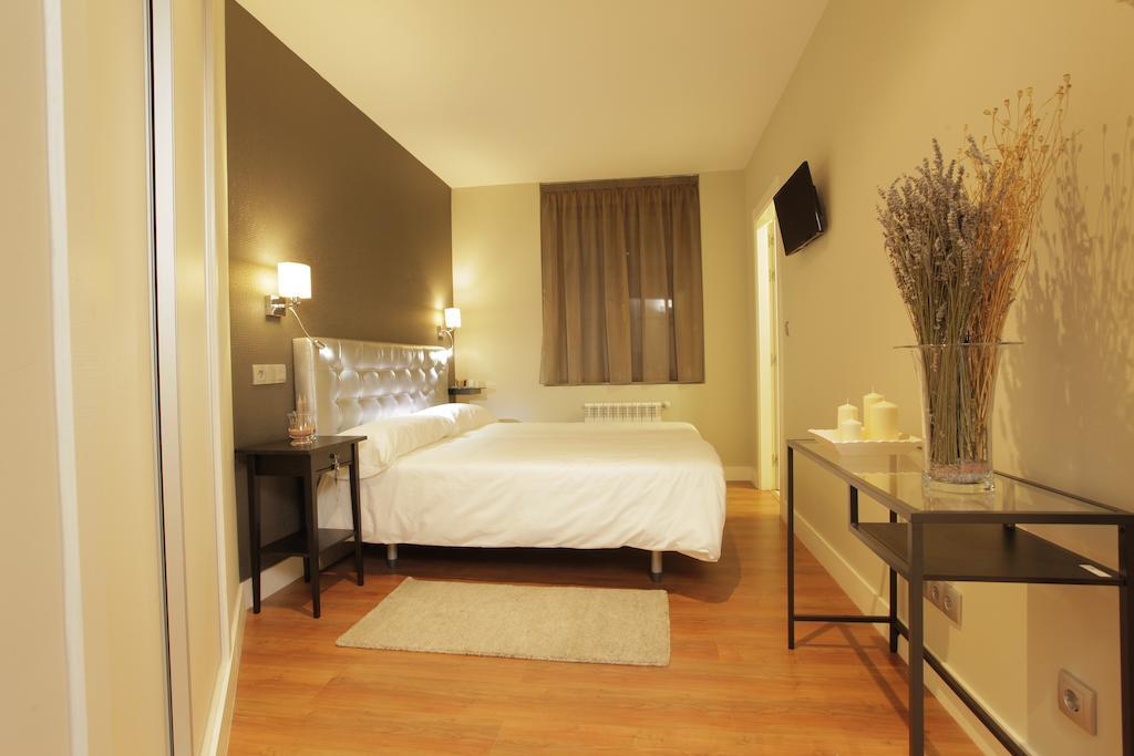 Hotel Rosal Oviedo Rum bild
