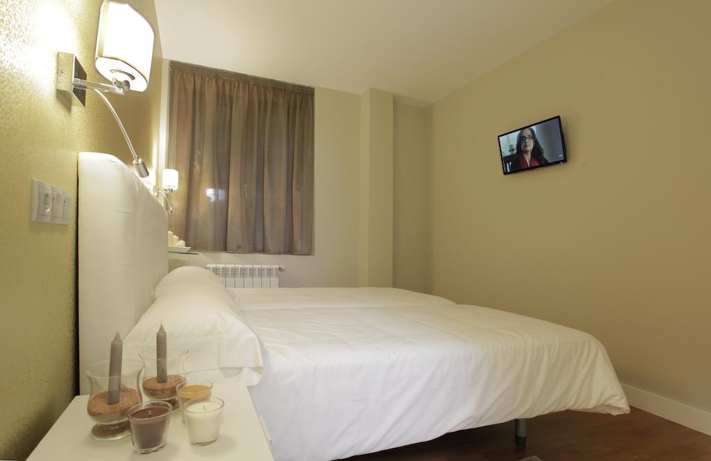 Hotel Rosal Oviedo Rum bild